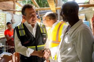 MIVHED-Ministro-Ito-Bisono-Habitat-En-Sabana-Yegua-Azua