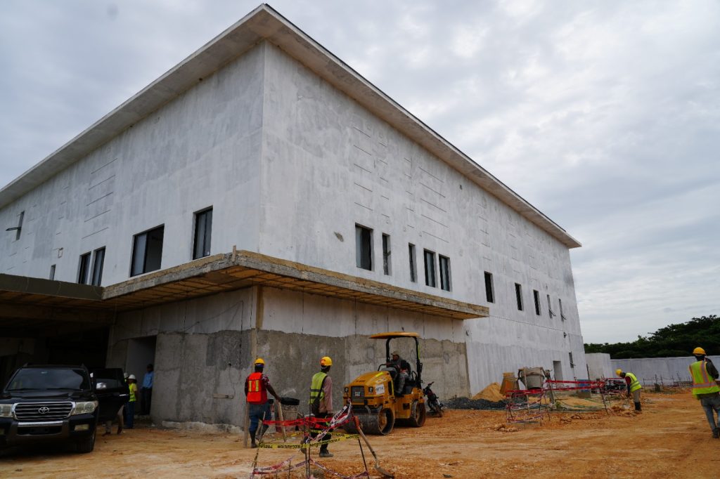 El centro de salud registra un 85 % de avance y se proyecta su inauguración en los próximos meses.
