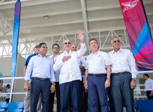 Ito Bisonó acompañó a Luis Abinader, en un recorrido por todo el Parque del Este.