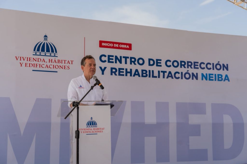 Inicio de la construcción del CCR Neiba.