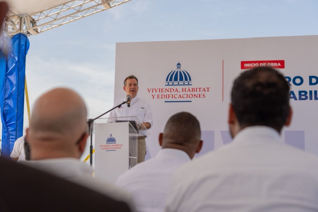 Inicio de la construcción del CCR Neiba.