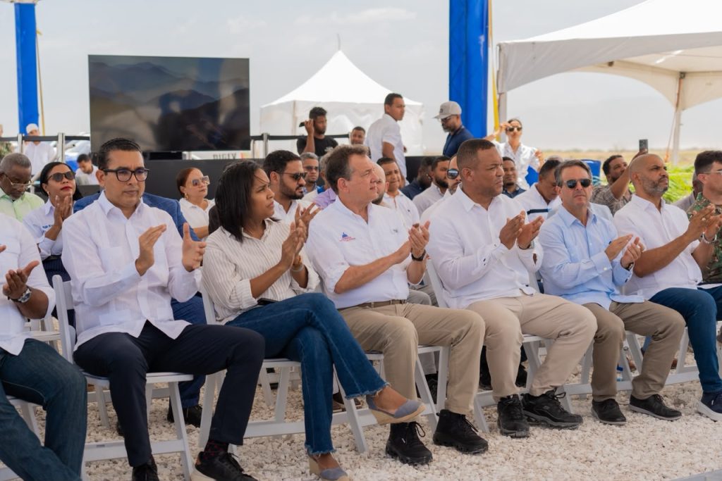Inicio de la construcción del CCR Neiba.