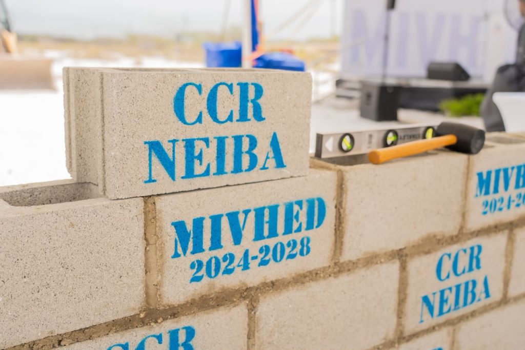 Inicio de la construcción del CCR Neiba.