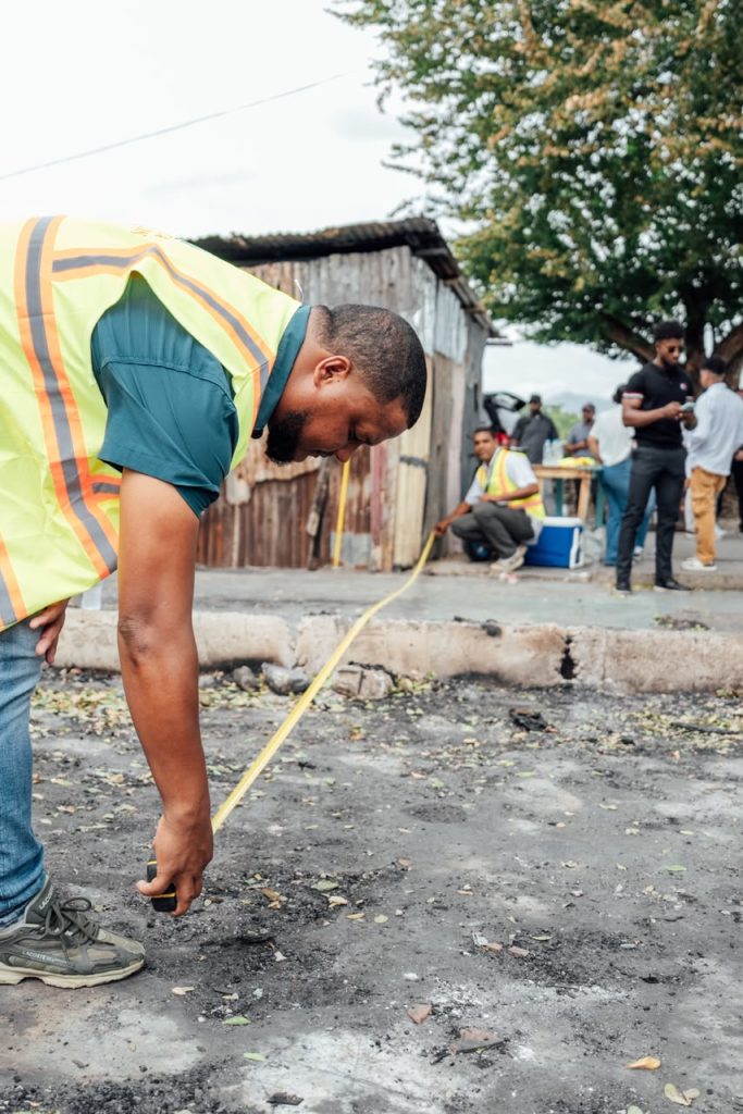 Familias que fueron afectadas por un voraz incendio en Barrio Nuevo de San Cristóbal.